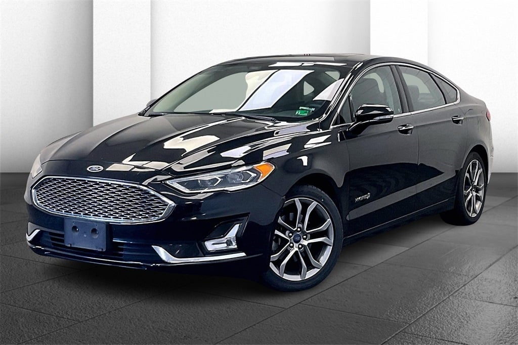 2019 Ford Fusion Hybrid Titanium photo 4