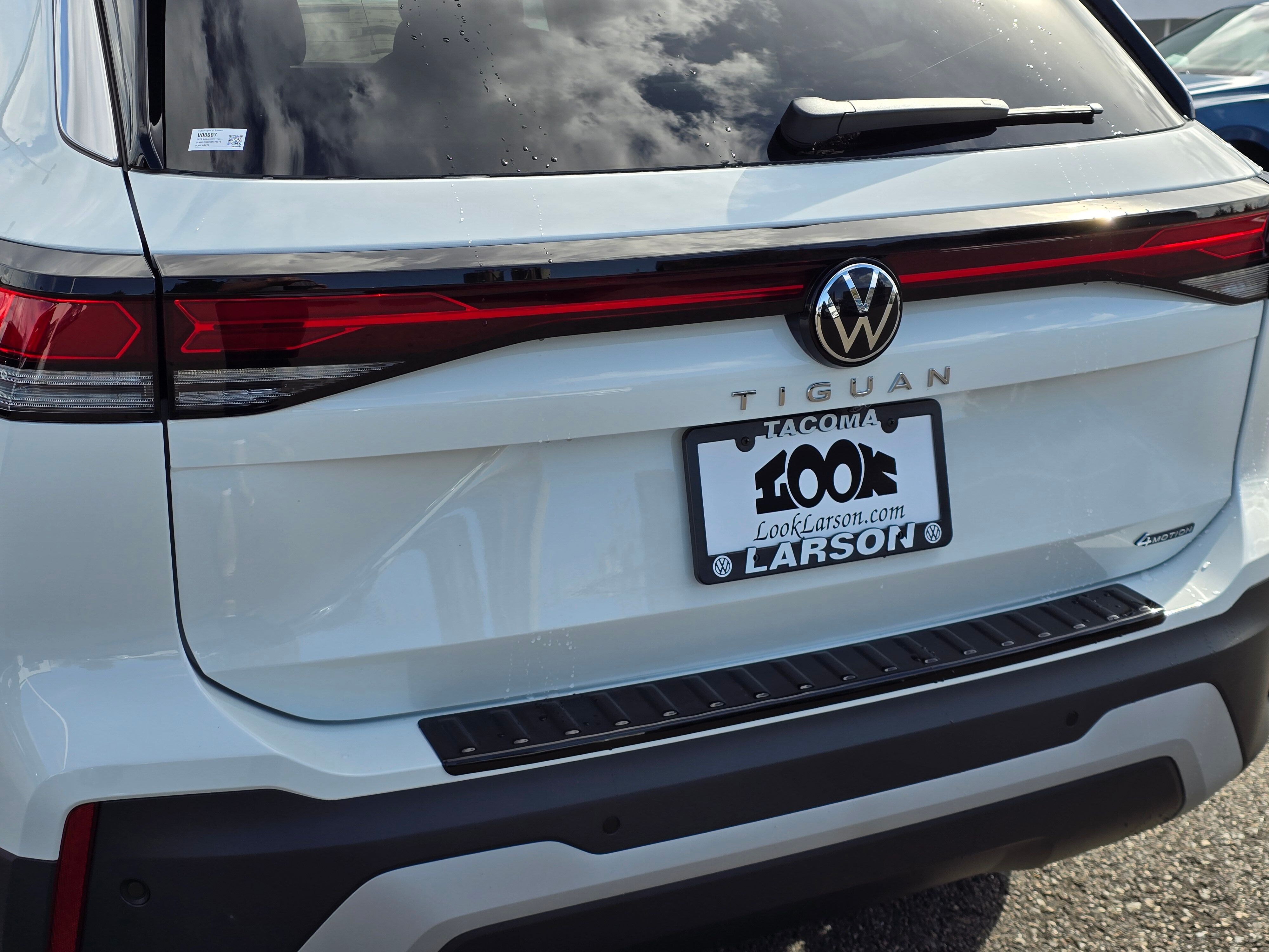 2025 Volkswagen Tiguan S photo 3