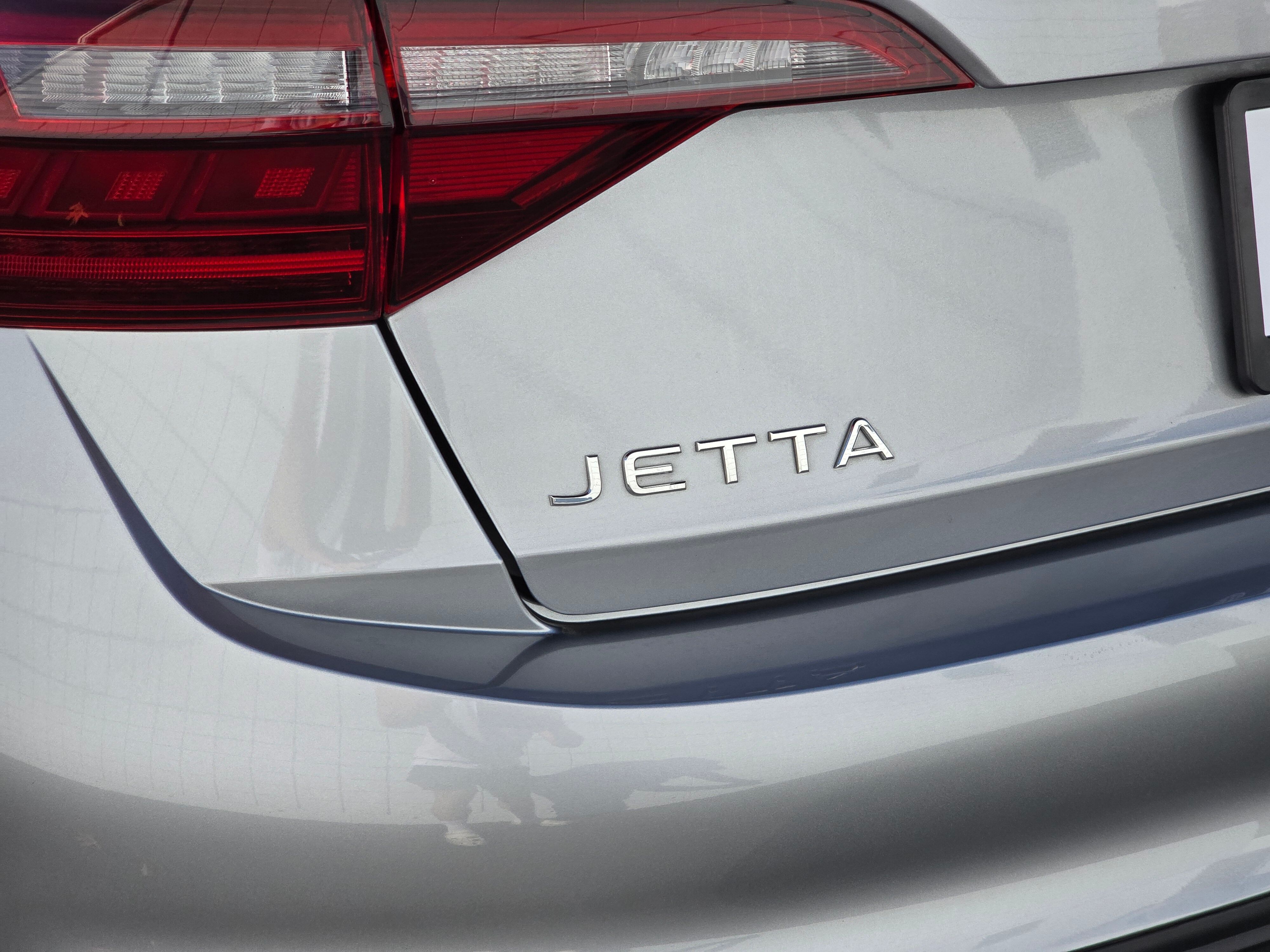2024 Volkswagen Jetta SE photo 2