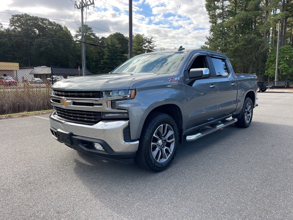 2020 Chevrolet Silverado 1500 LT photo 2