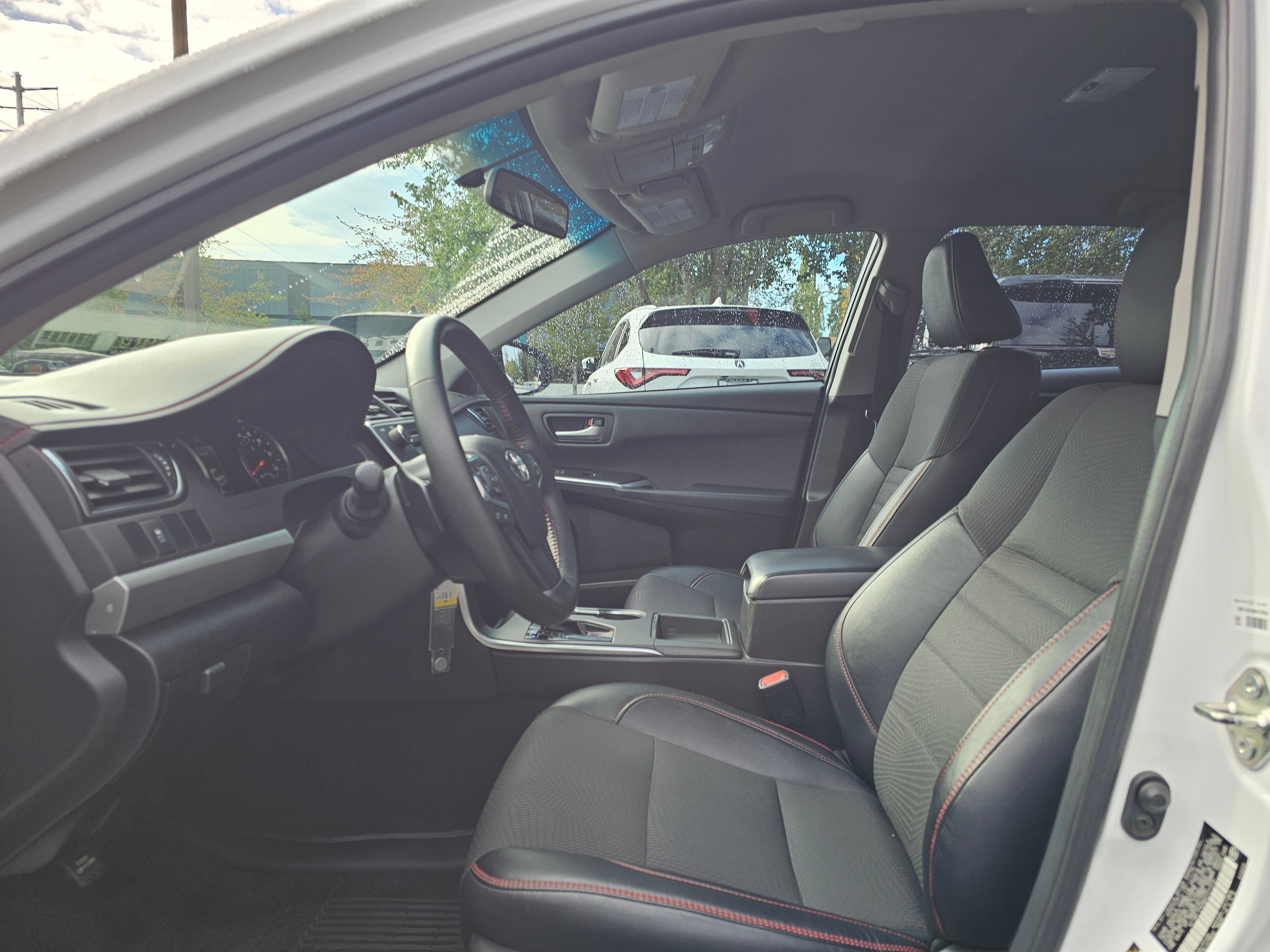 2016 Toyota Camry photo 2