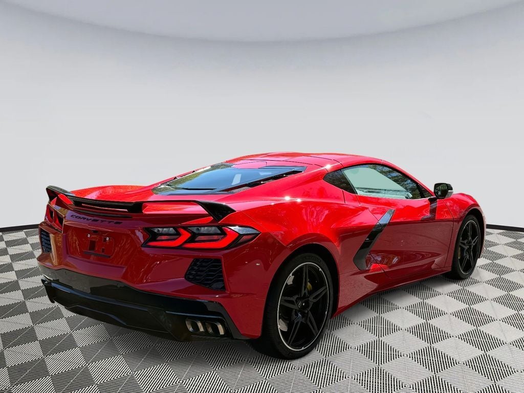 2022 Chevrolet Corvette 1LT photo 2