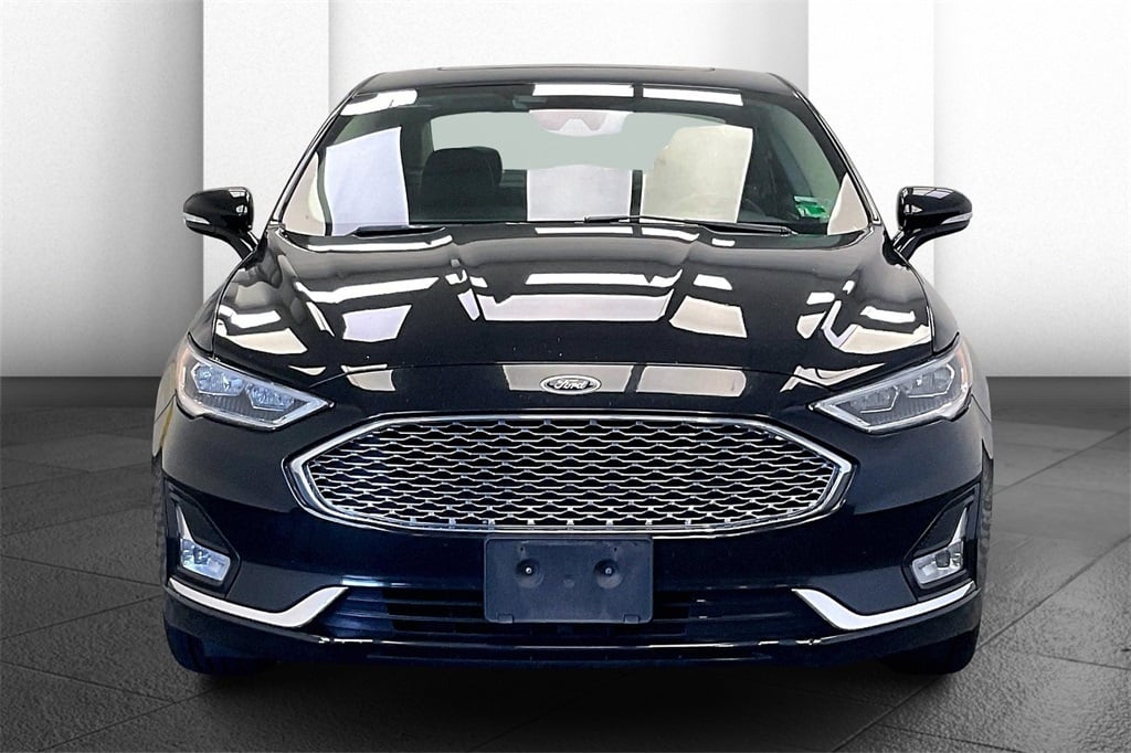 2019 Ford Fusion Hybrid Titanium photo 2