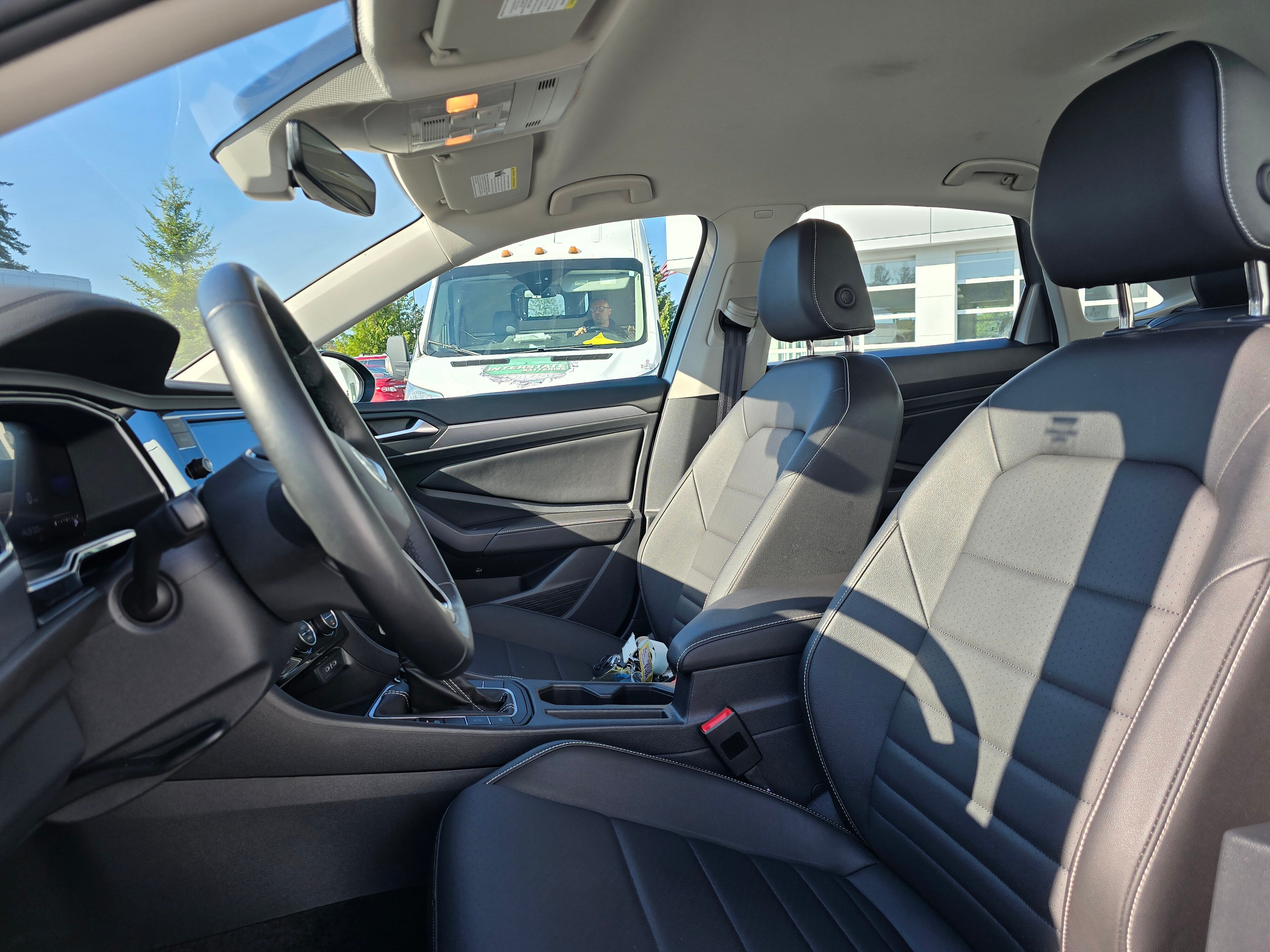 2024 Volkswagen Jetta SE photo 4