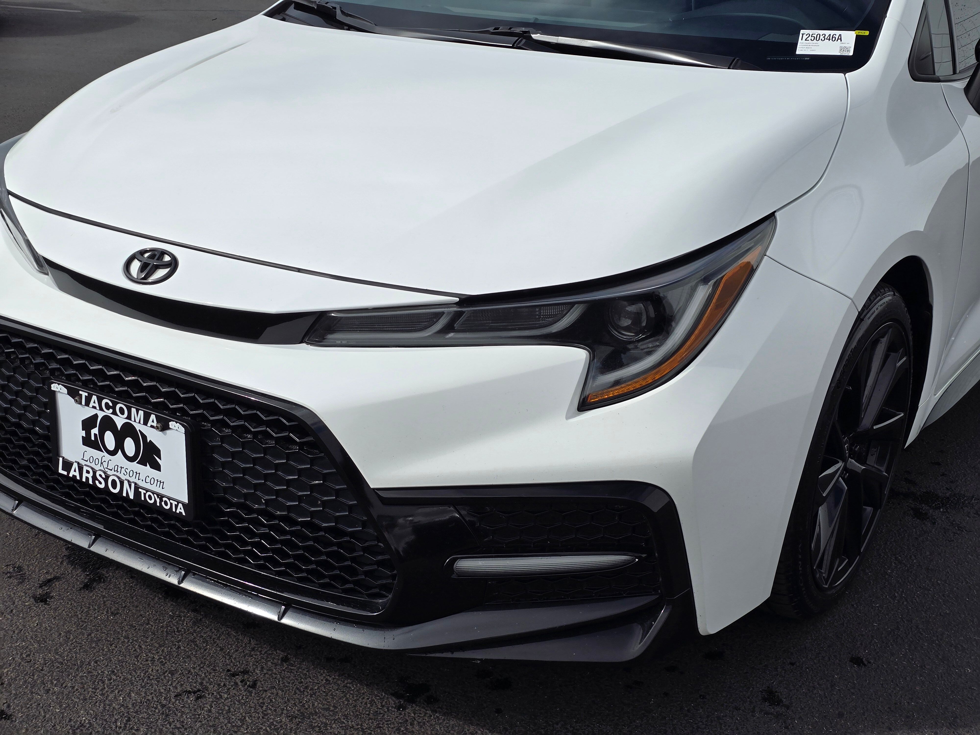 2020 Toyota Corolla SE photo 3