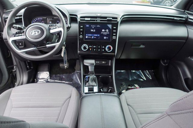 2024 Hyundai Santa Cruz SE photo 4