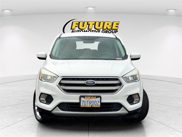 2017 Ford Escape SE Sport photo 2