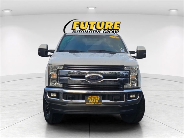 2019 Ford F-250 Lariat FX4 photo 2