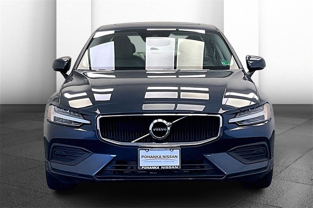 2019 Volvo S60 T6 Momentum photo 2