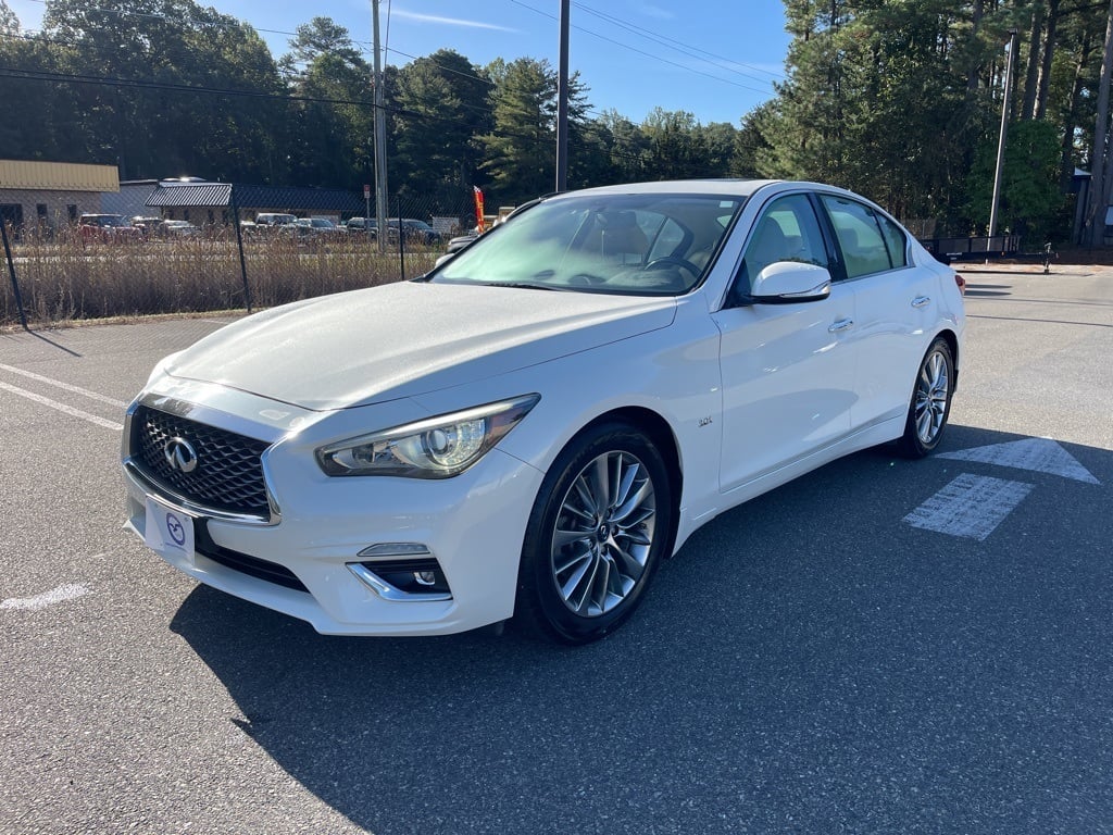 2018 Infiniti Q50 3.0t LUXE photo 2