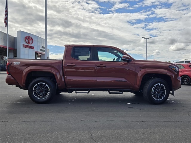 2025 Toyota Tacoma TRD Sport photo 3