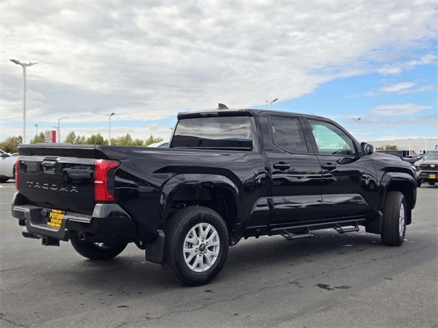 2025 Toyota Tacoma SR5 photo 4