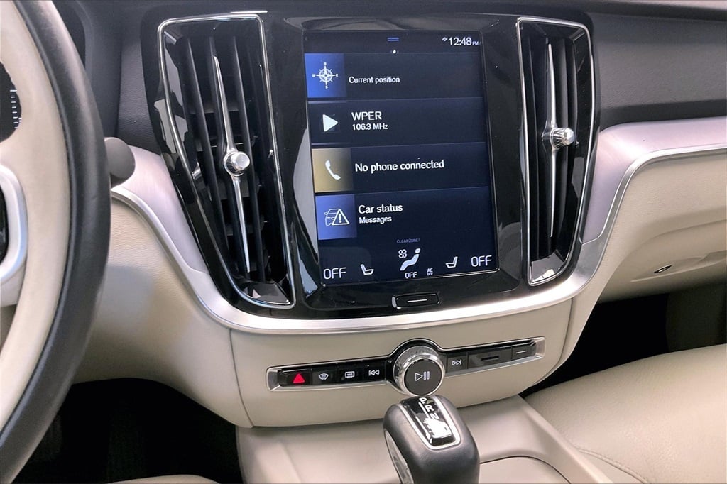 2019 Volvo S60 T6 Momentum photo 3