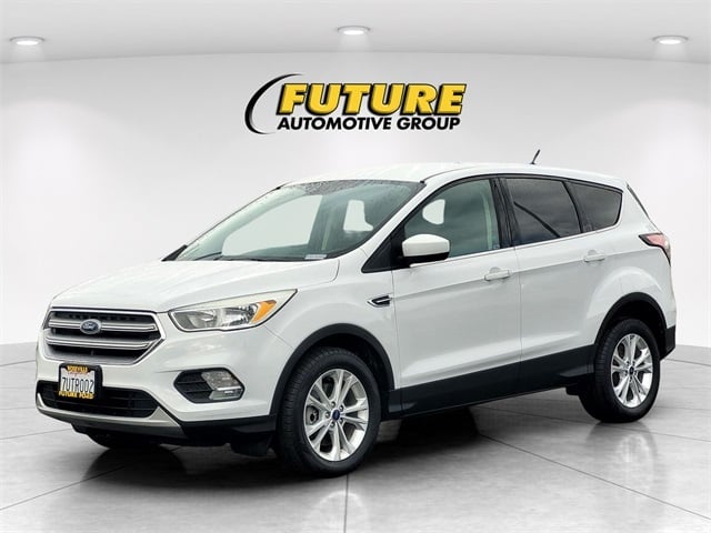 2017 Ford Escape SE Sport photo 4