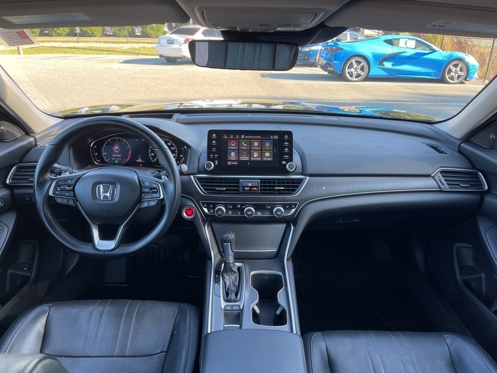2018 Honda Accord Touring photo 2