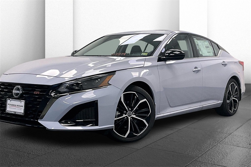 2025 Nissan Altima 2.5 SR photo 2