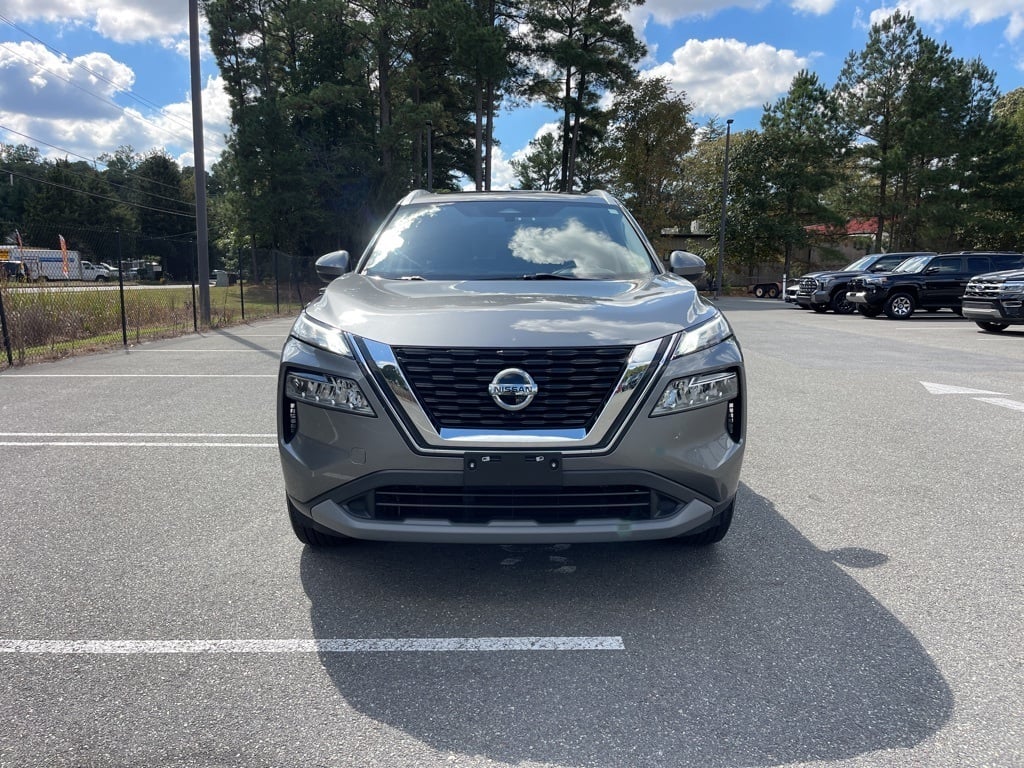 2021 Nissan Rogue SV photo 3