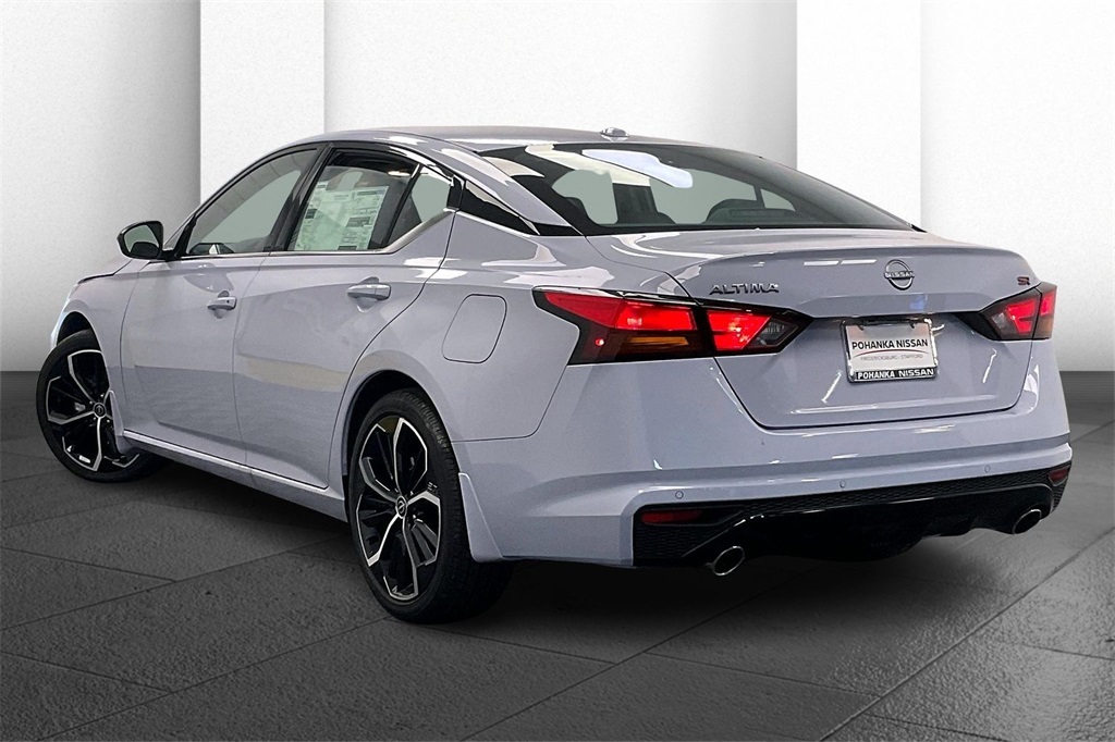 2025 Nissan Altima 2.5 SR photo 3