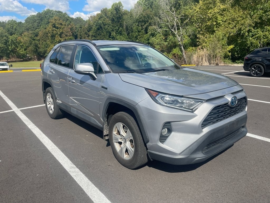 2021 Toyota RAV4 Hybrid XLE photo 2