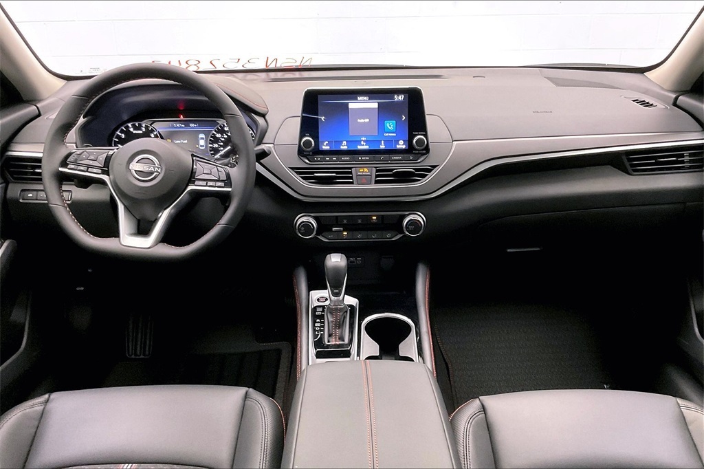 2025 Nissan Altima 2.5 SR photo 3