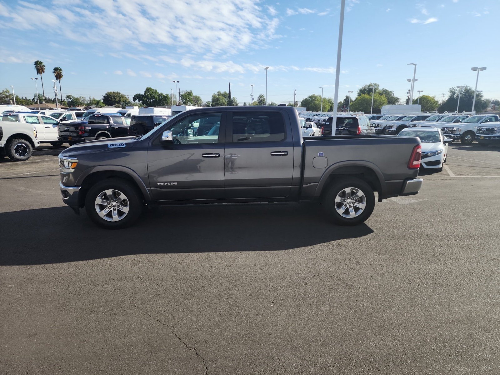 2019 Ram 1500 Laramie photo 4