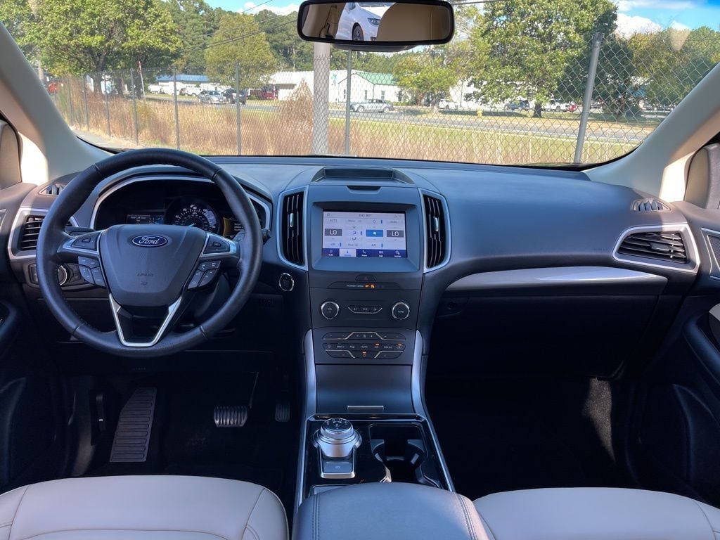 2020 Ford Edge SEL photo 4