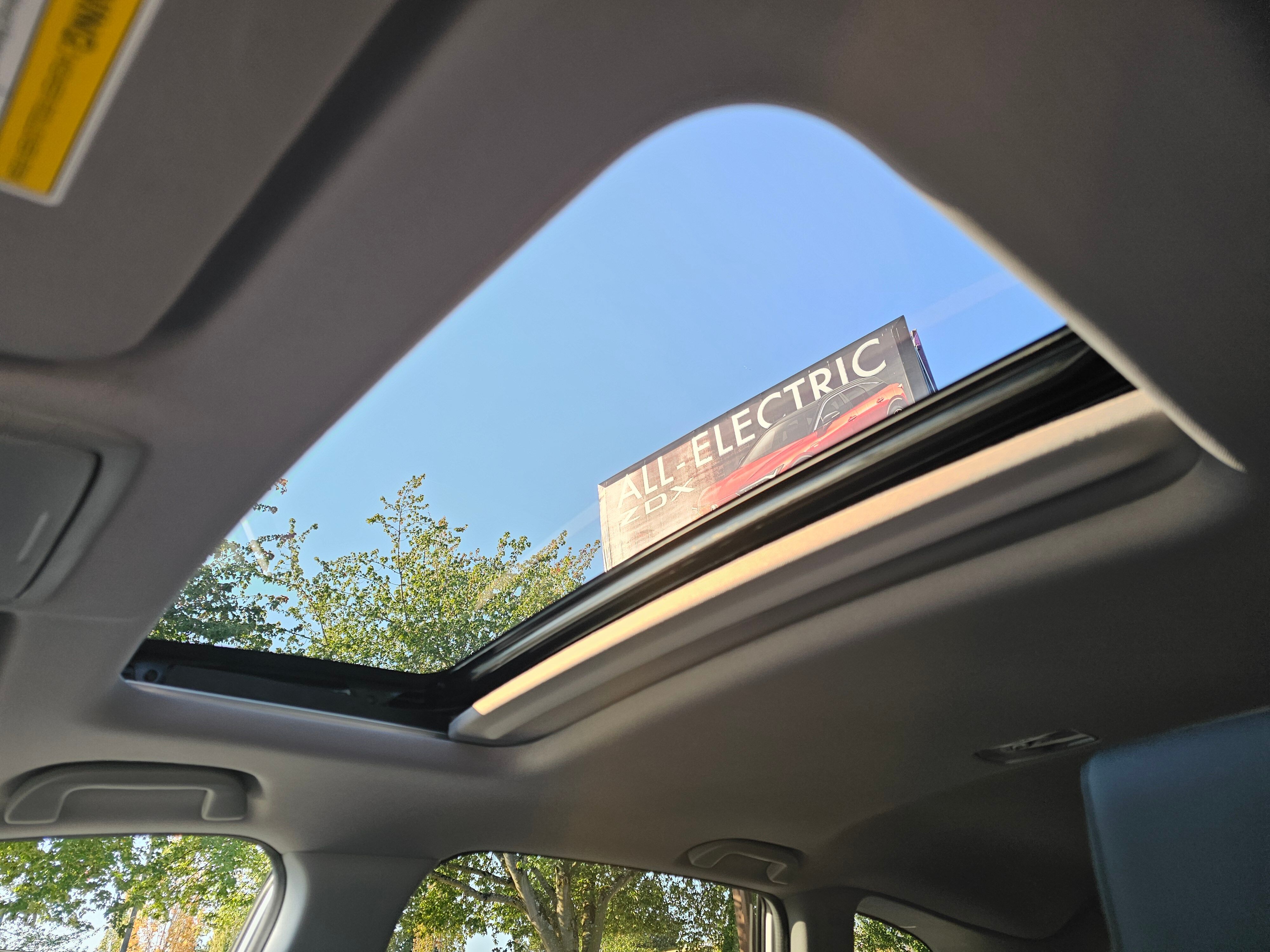 2022 Honda CR-V Touring photo 3