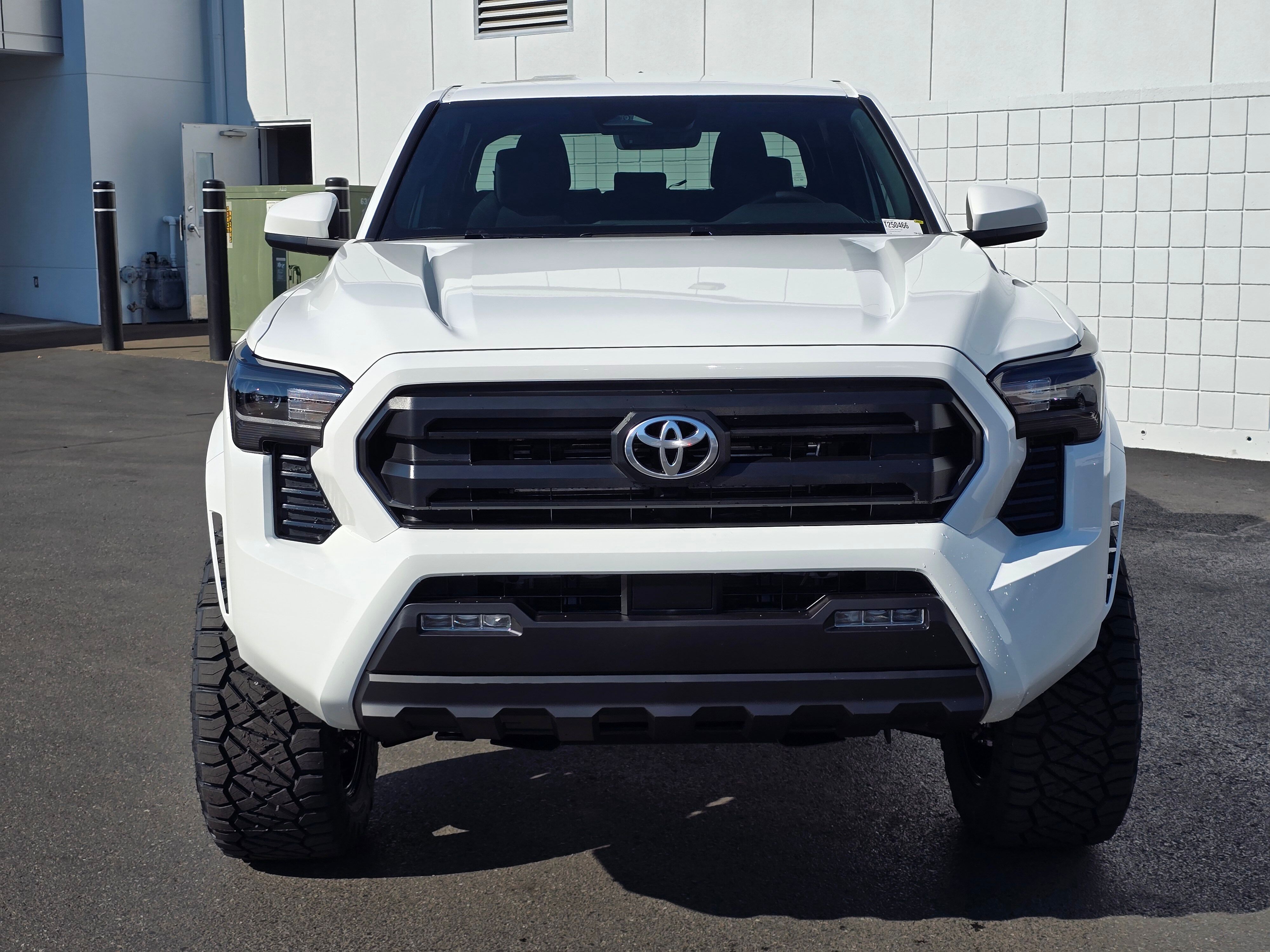 2025 Toyota Tacoma SR5 photo 4