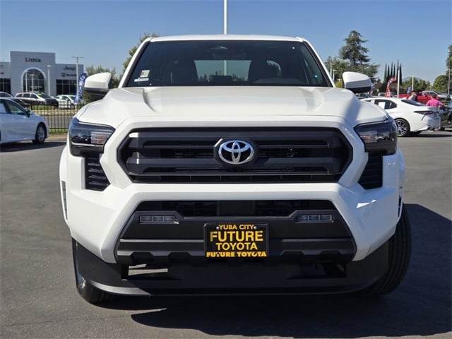 2025 Toyota Tacoma SR5 photo 2