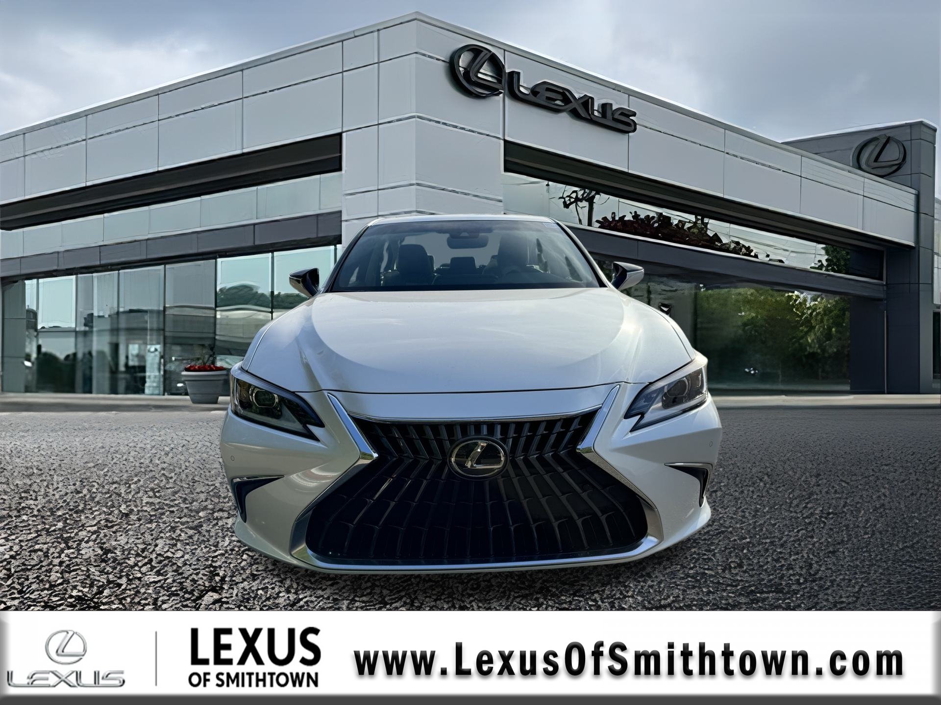2025 Lexus ES 350 photo 2