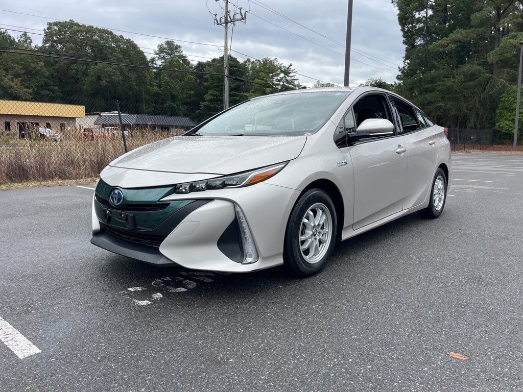 2017 Toyota Prius Prime Premium photo 2