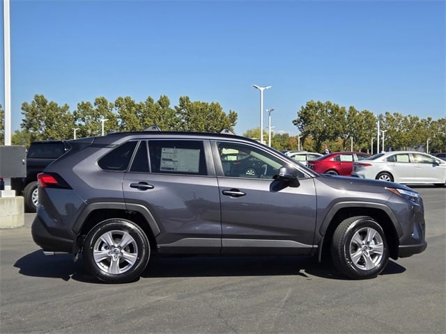 2025 Toyota RAV4 XLE photo 2