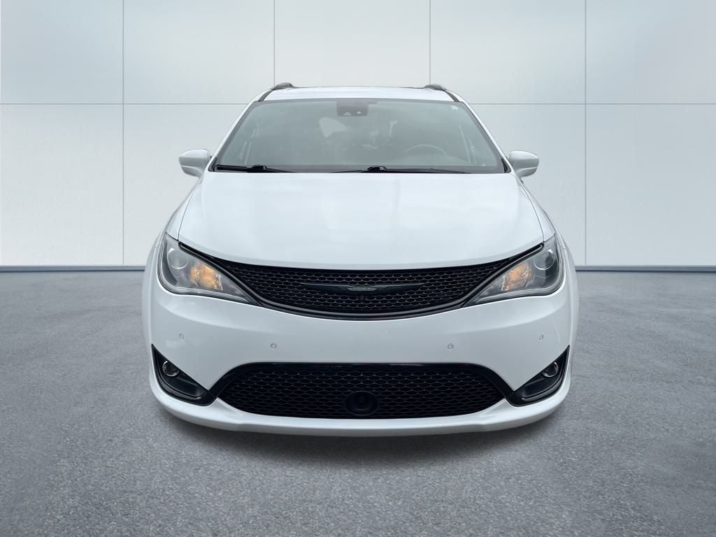 2020 Chrysler Pacifica Touring Plus photo 3