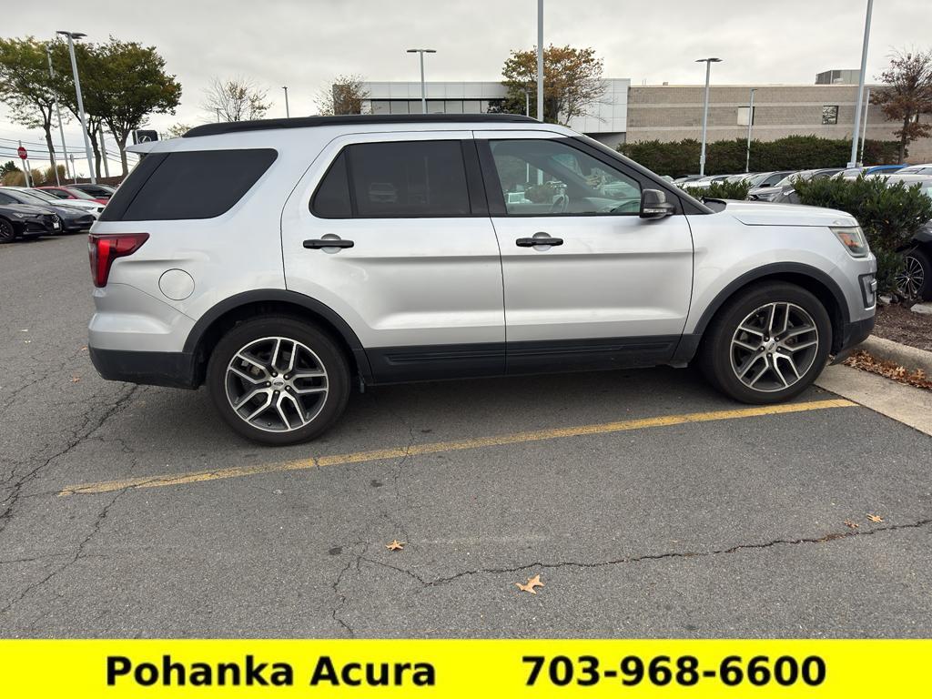 2016 Ford Explorer Sport photo 2