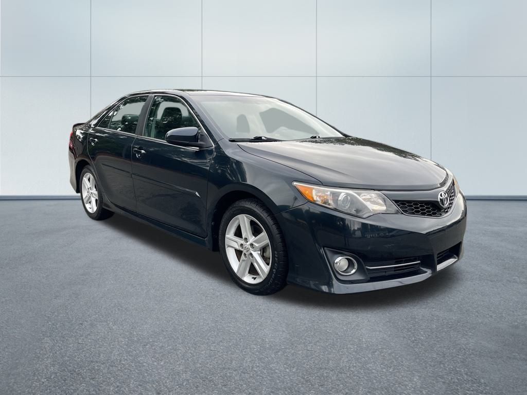 2013 Toyota Camry SE photo 4