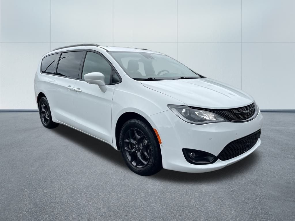 2020 Chrysler Pacifica Touring Plus photo 4