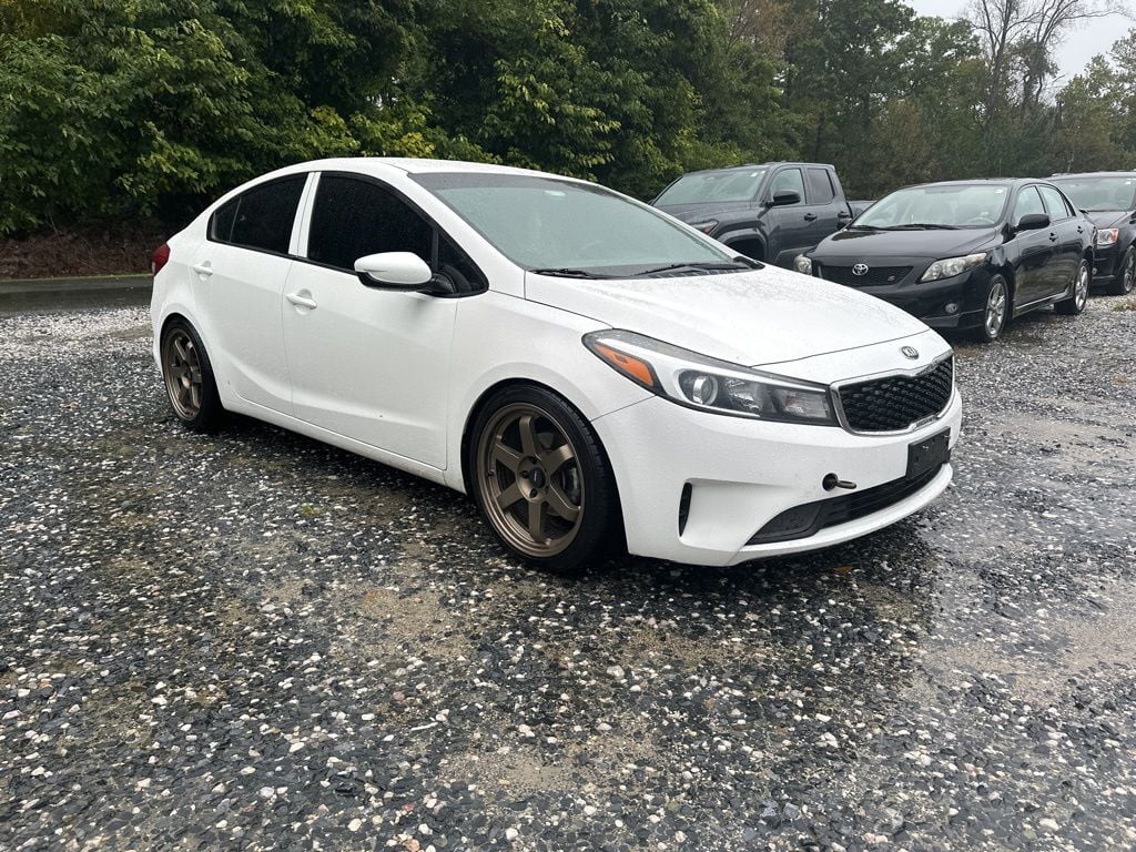 2018 Kia Forte LX Base photo 4