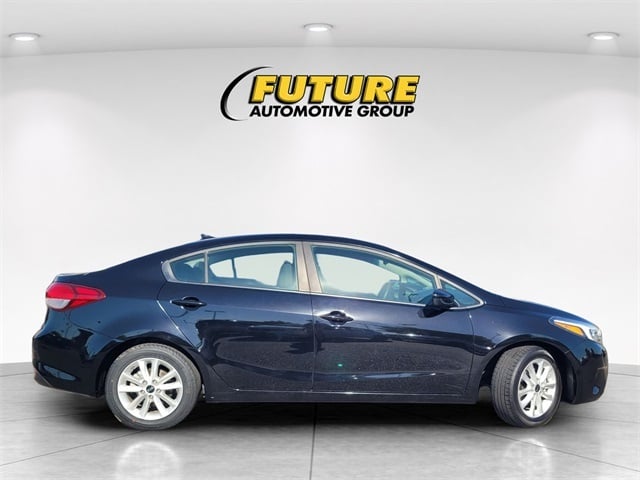 2017 Kia Forte LX photo 3