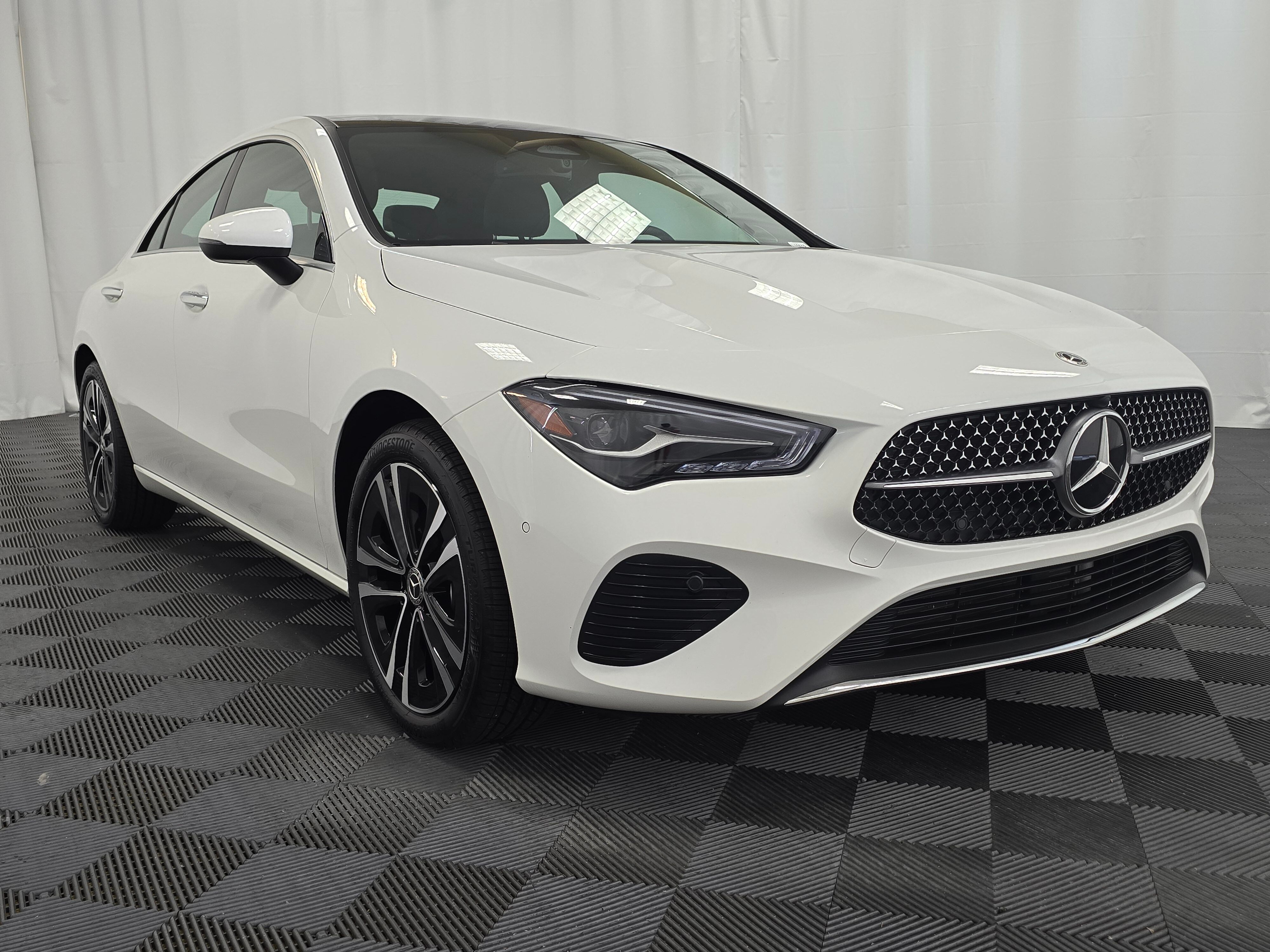 2025 Mercedes Benz CLA 250 photo 4