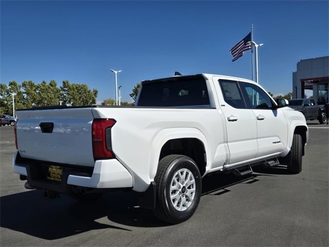 2025 Toyota Tacoma SR5 photo 4