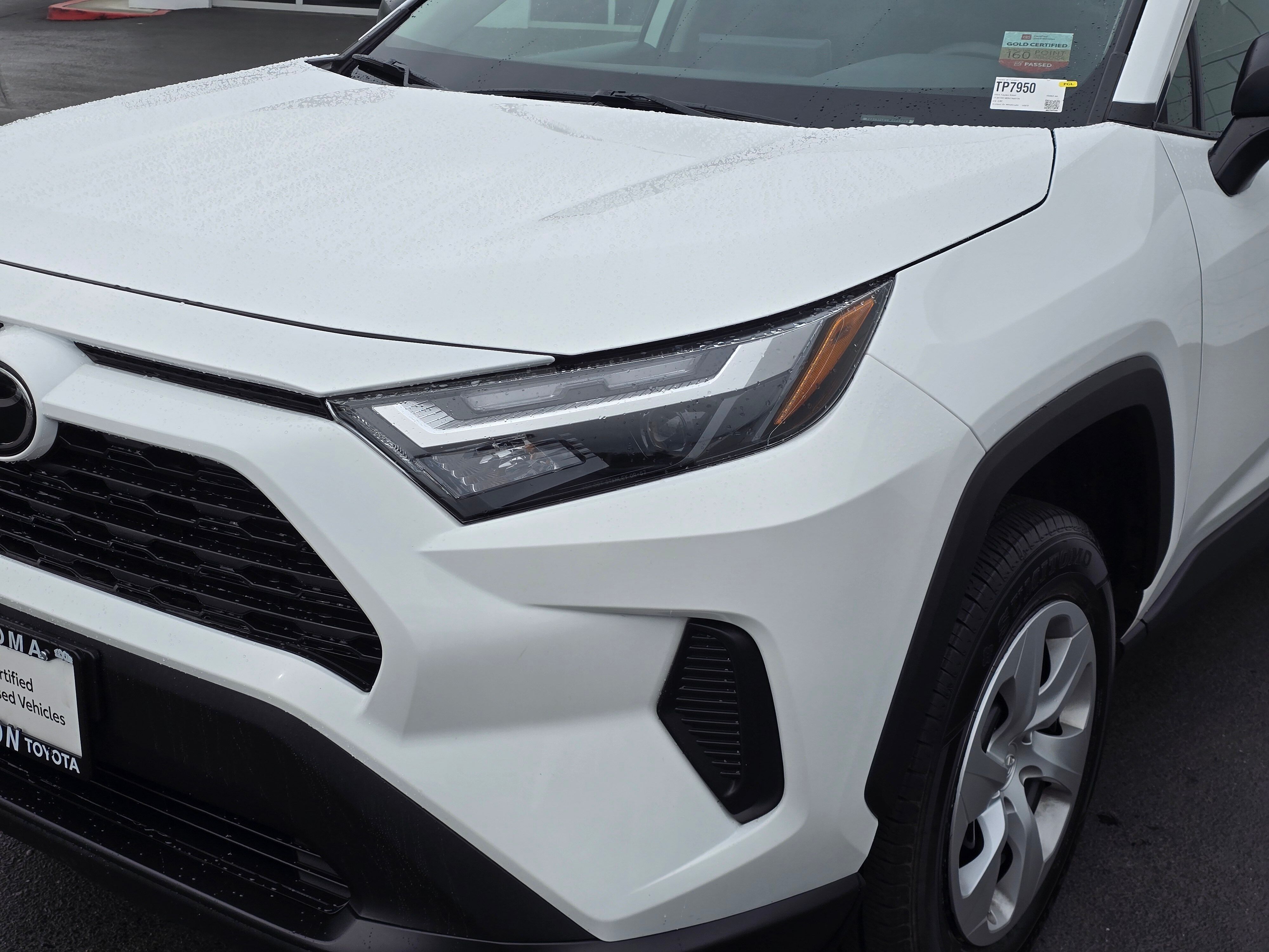 2024 Toyota RAV4 LE photo 2