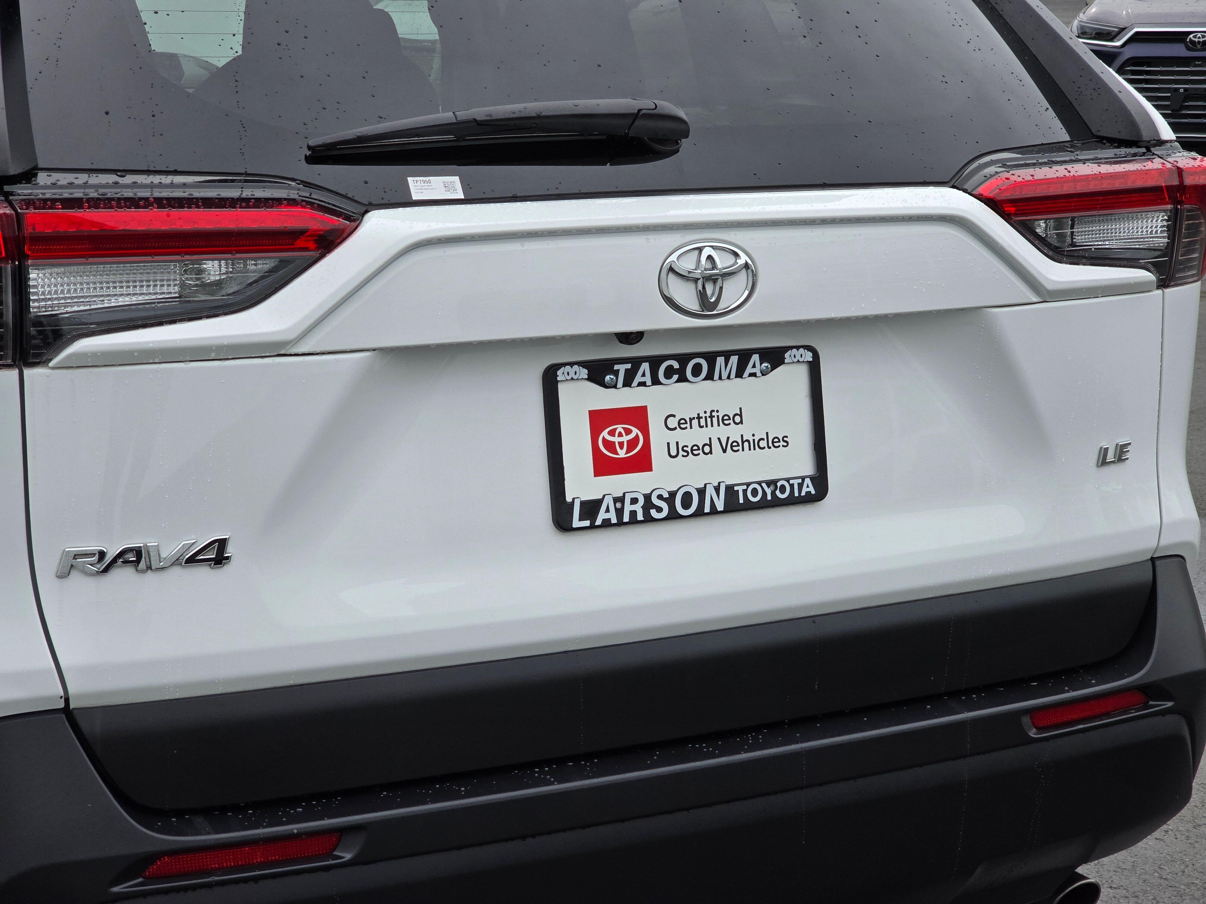 2024 Toyota RAV4 LE photo 4