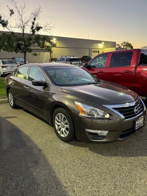 2015 Nissan Altima 2.5 S photo 2
