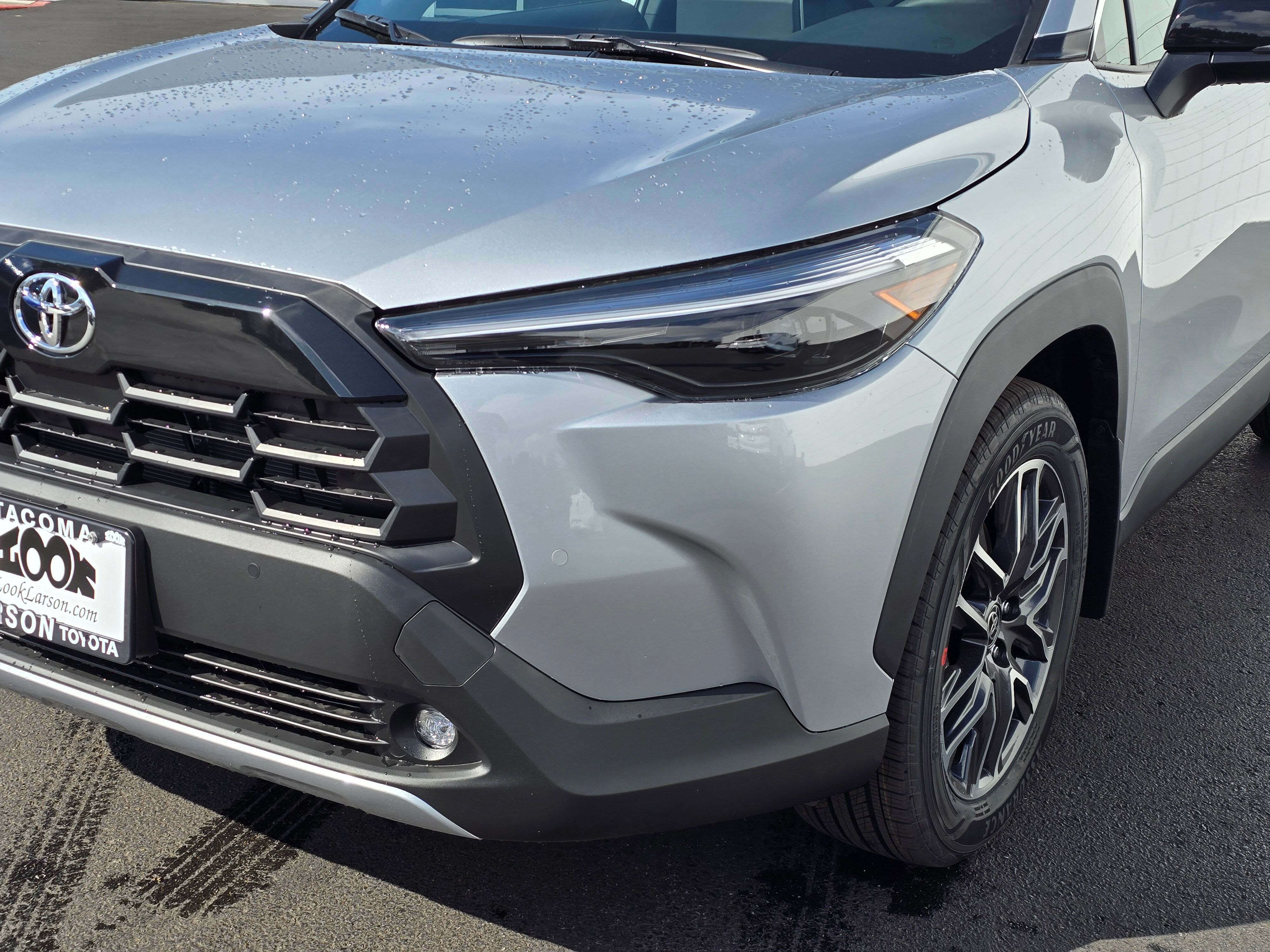 2026 Toyota Corolla Cross XLE photo 2