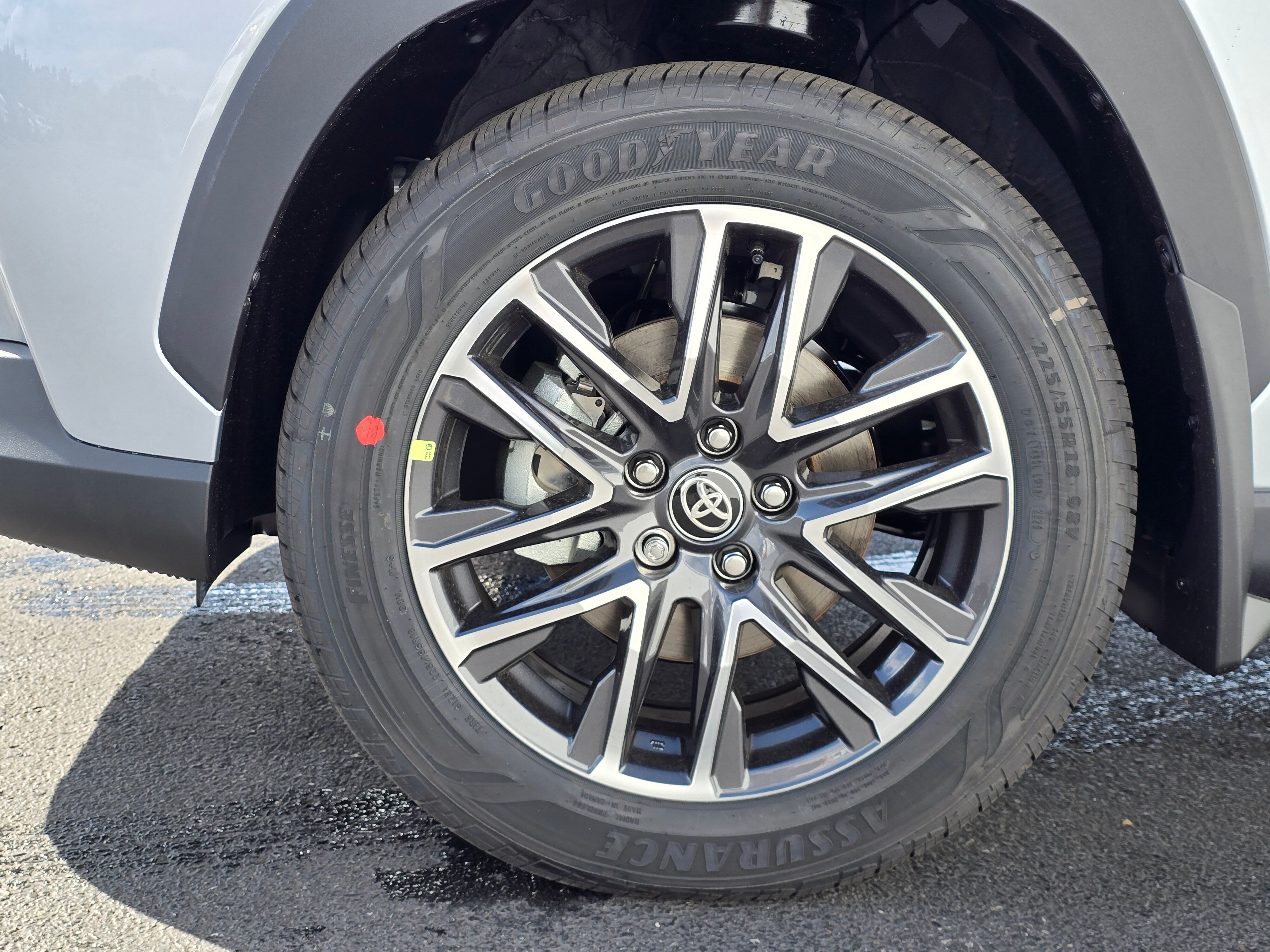 2026 Toyota Corolla Cross XLE photo 3