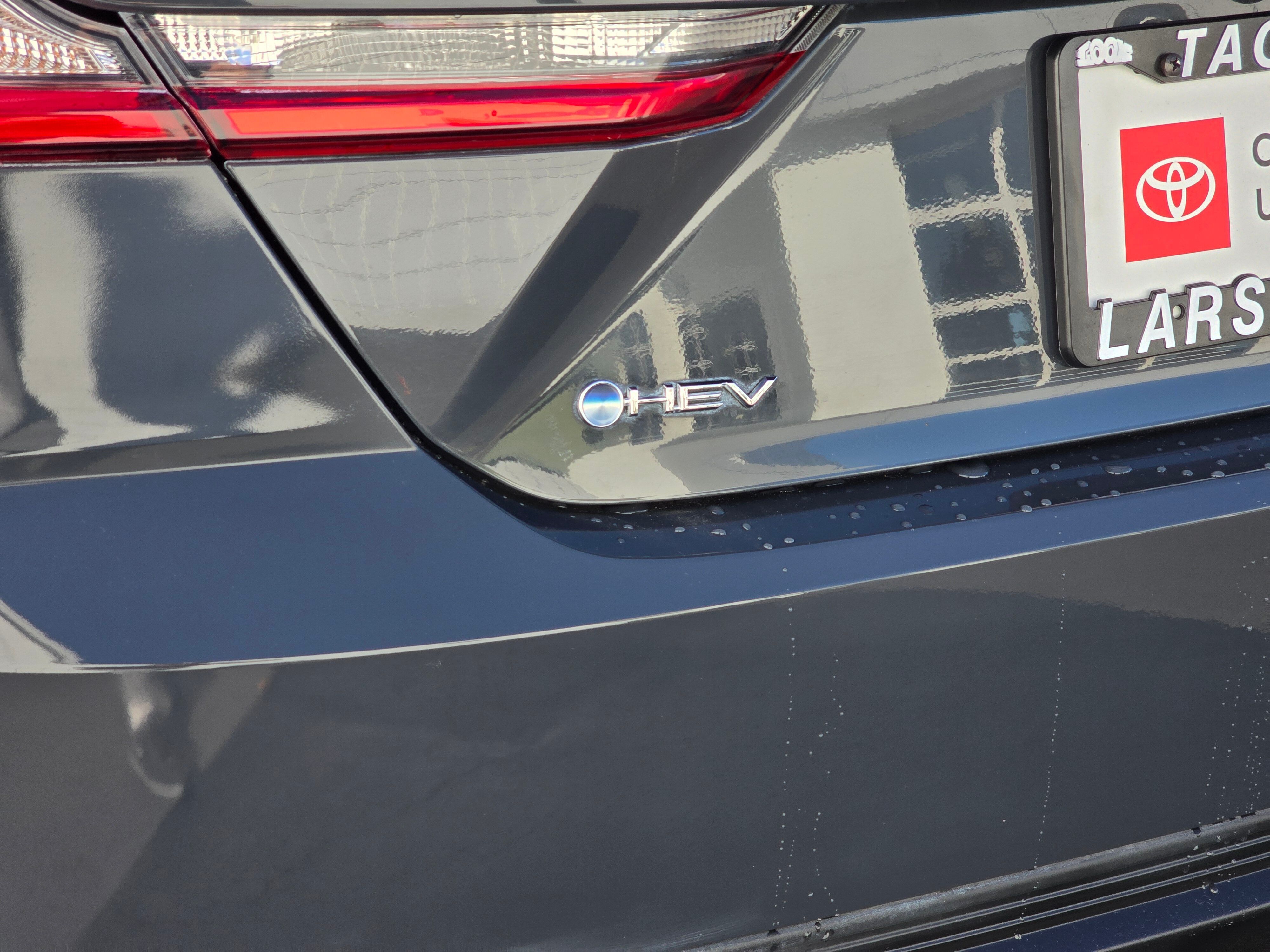 2025 Toyota Camry SE photo 2