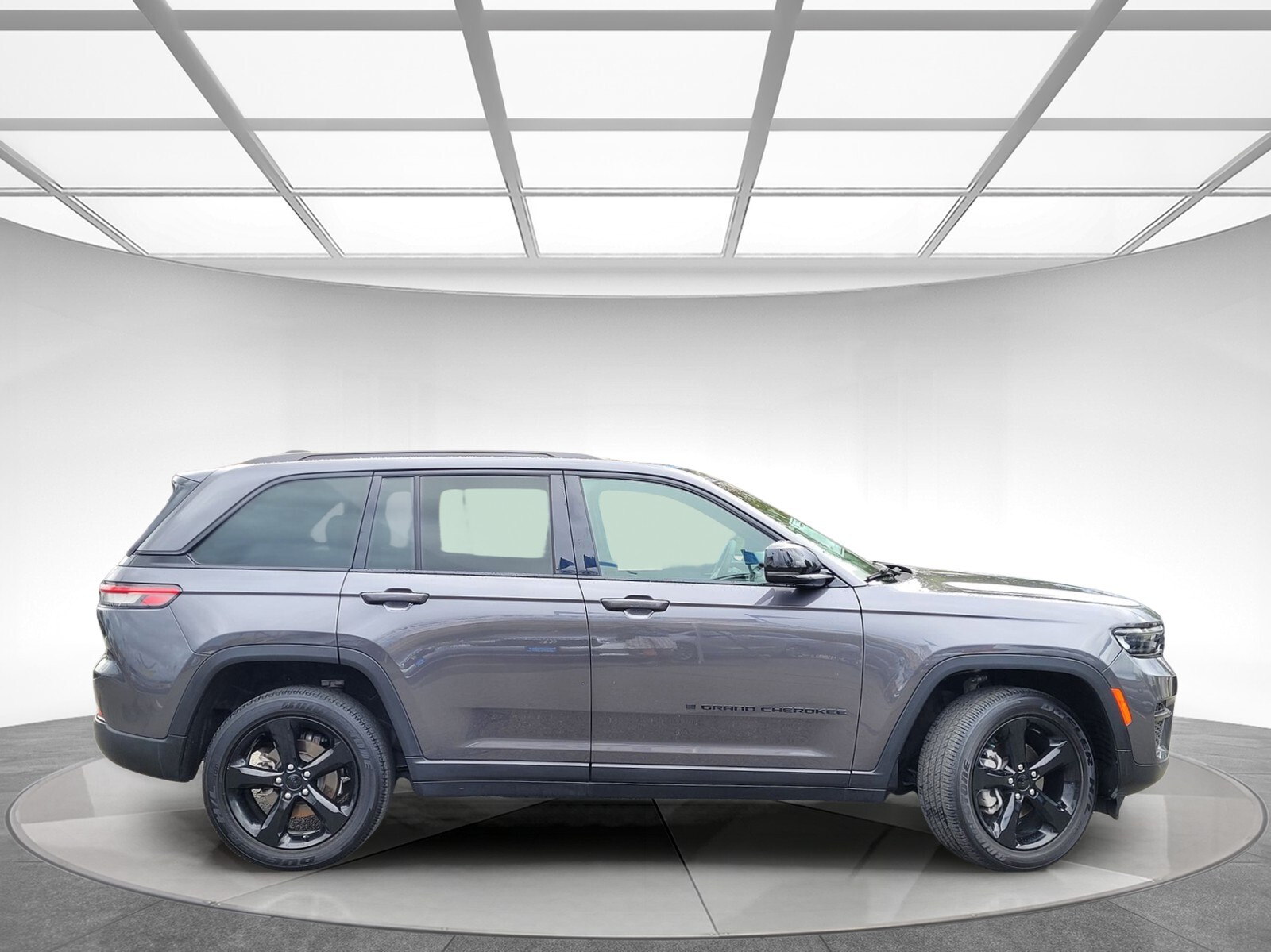 2023 Jeep Grand Cherokee Altitude X photo 2