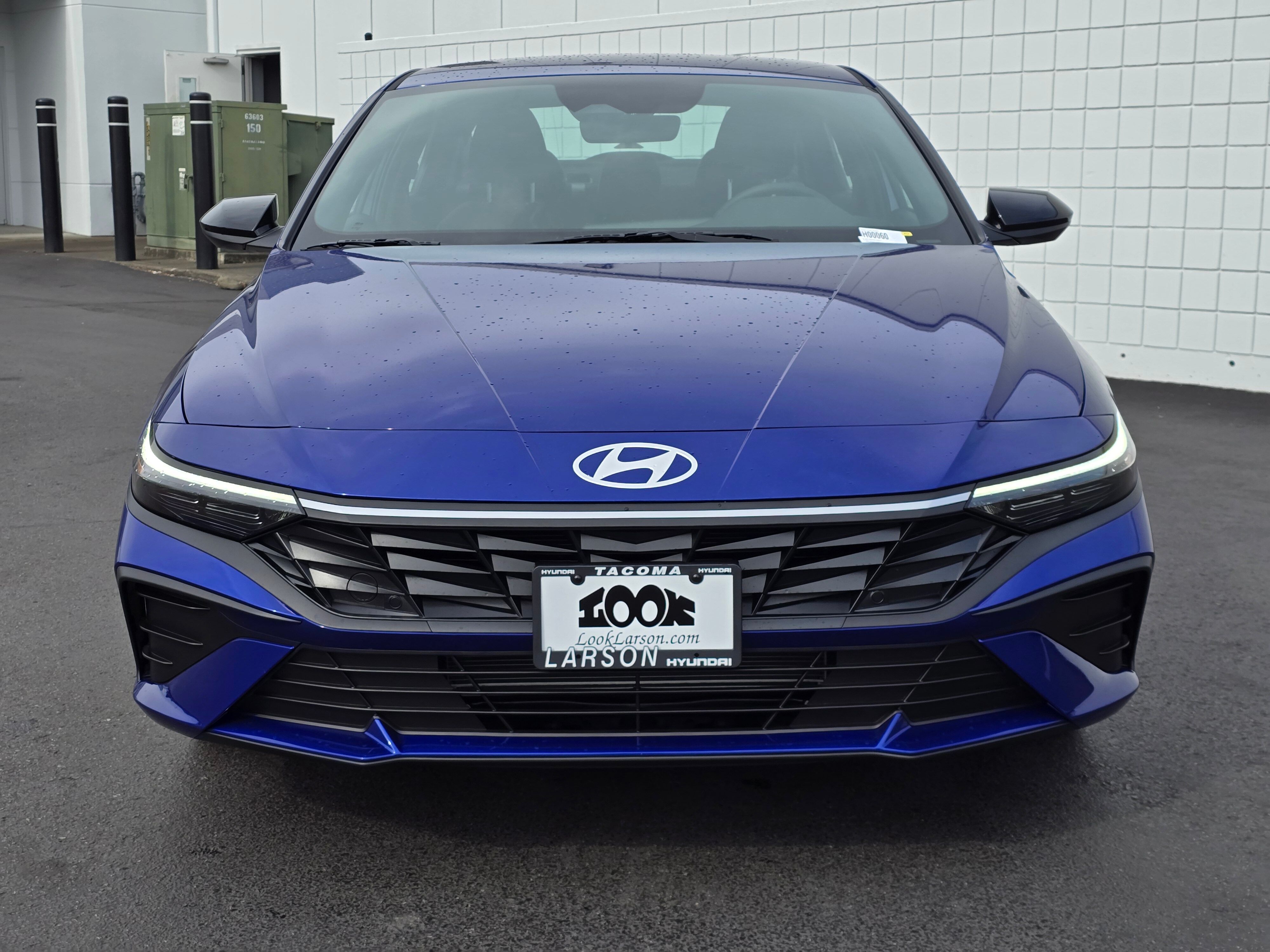 2025 Hyundai Elantra SEL Sport photo 2