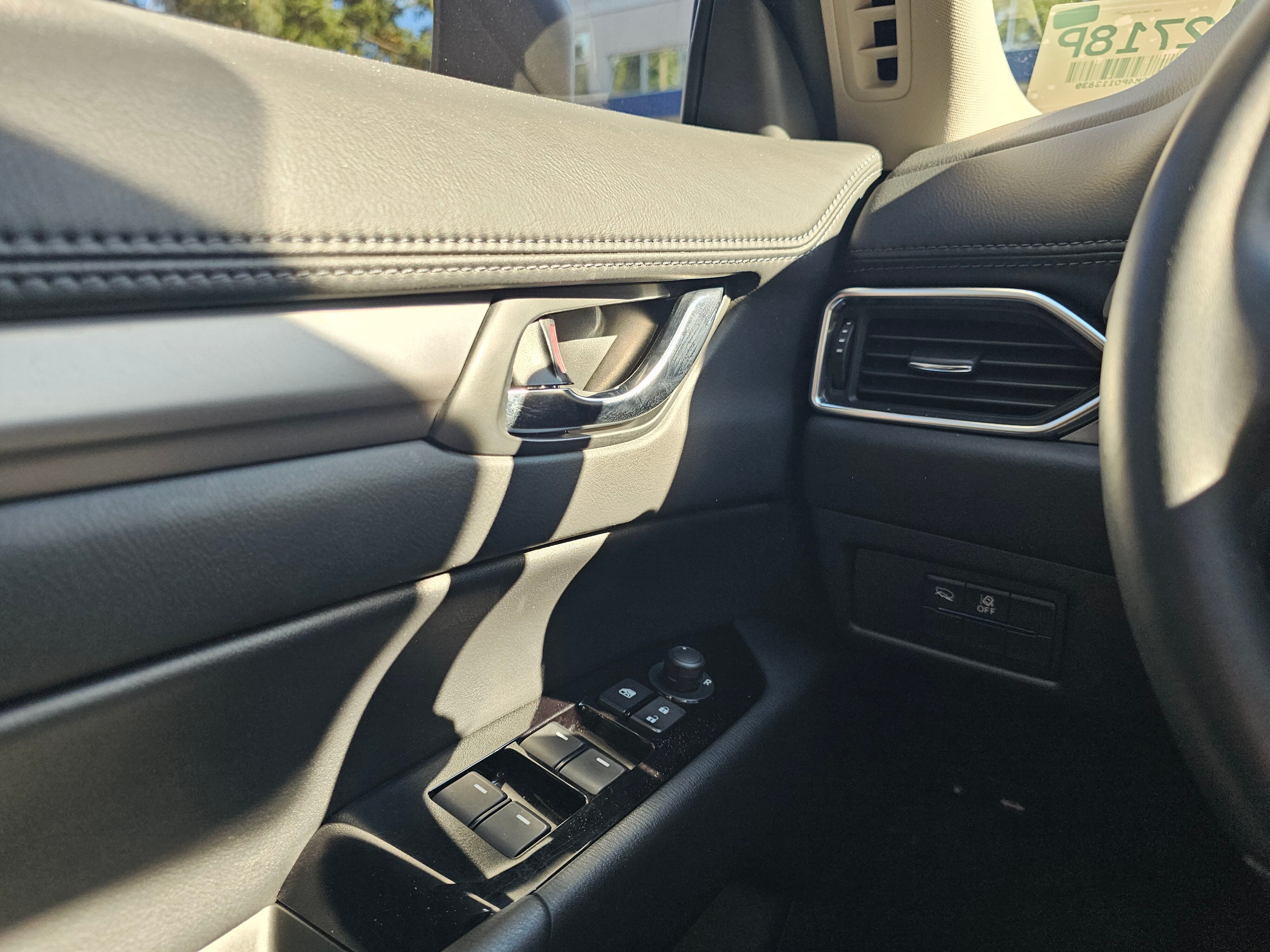 2023 Mazda CX-5 2.5 S Preferred photo 3