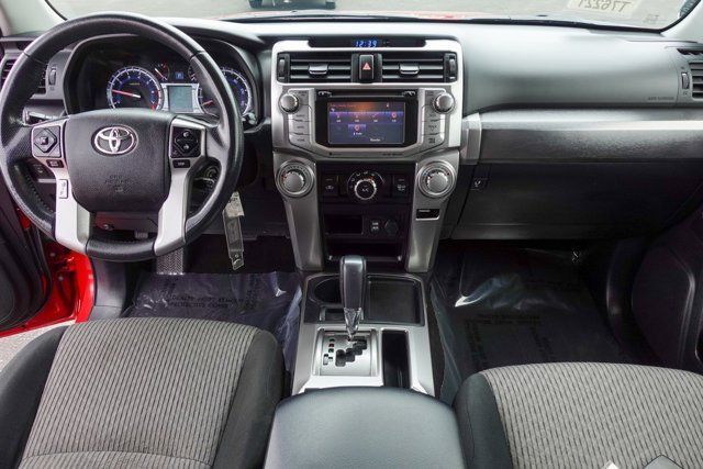 2019 Toyota 4Runner SR5 photo 4